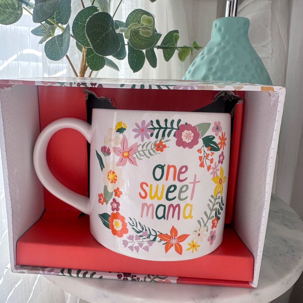 Floral Mug with Gift Box “one sweet mama” - Picture 3 of 12